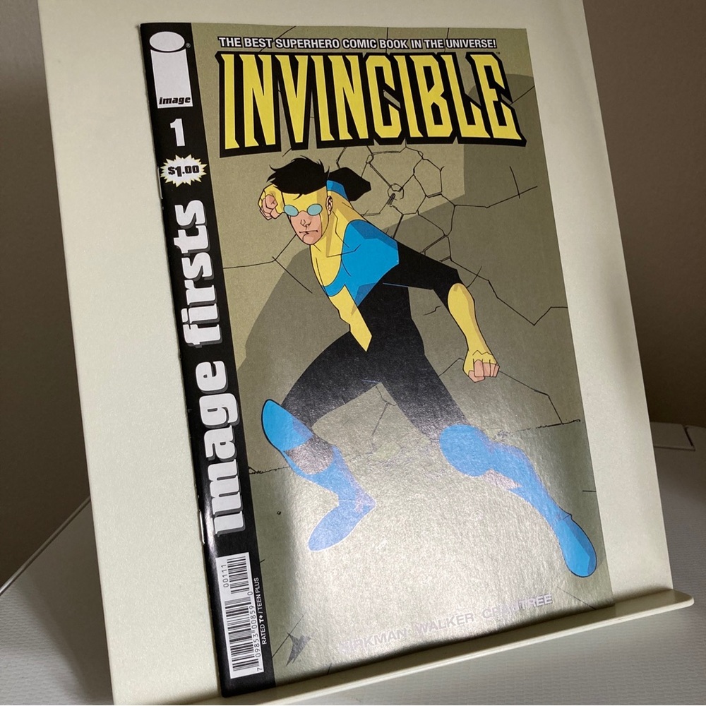 Image first Invincible #1 Comic - Picture 3 of 12
